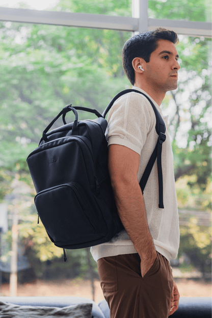 Essential Bag Black